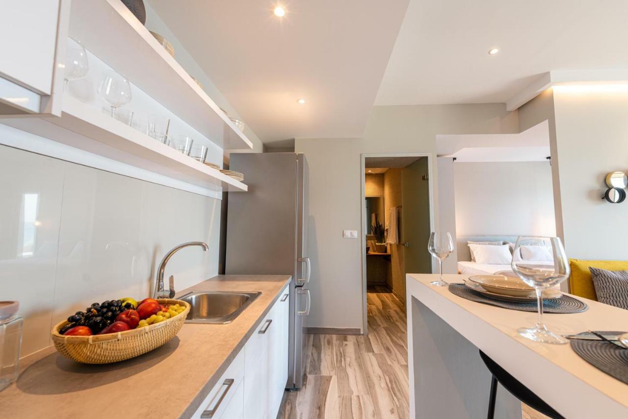 Valtes Luxurious Apartments Mpoukaris Buitenkant foto